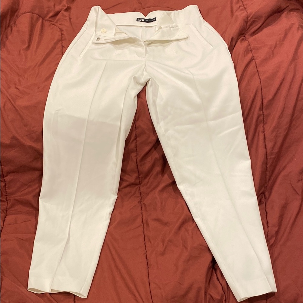 Zara White Ankle Cropped Pants with High-Waisted Design